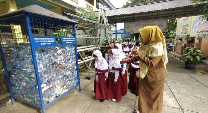 Belajar memilah sampah